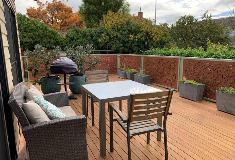 North Hobart, Tranquil Retreat, No Stairs, Access