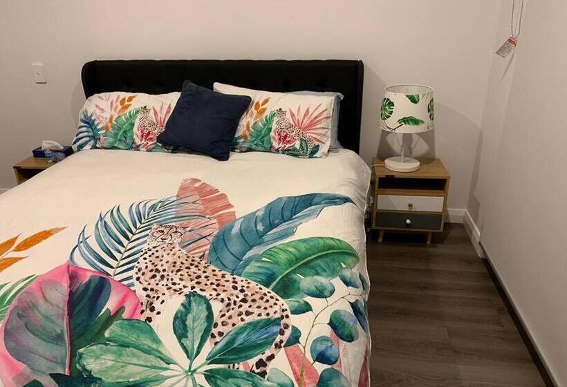 North Hobart, Tranquil Retreat, No Stairs, Access