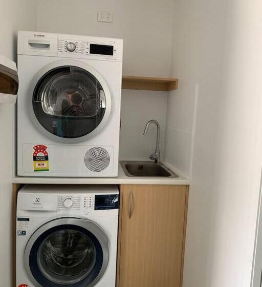 North Hobart, Tranquil Retreat, No Stairs, Access