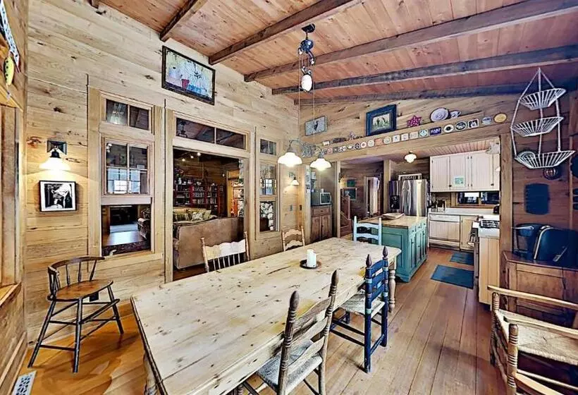 Legacy Point On Little Siss