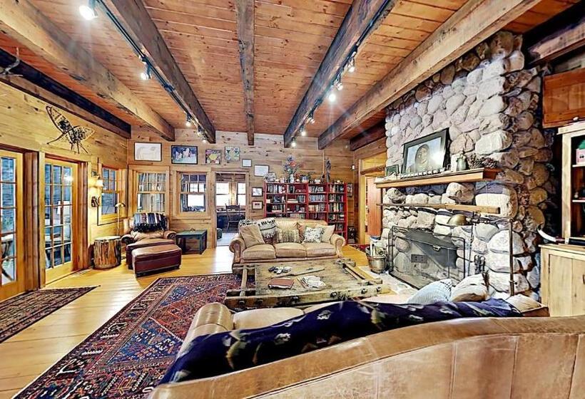 Legacy Point On Little Siss