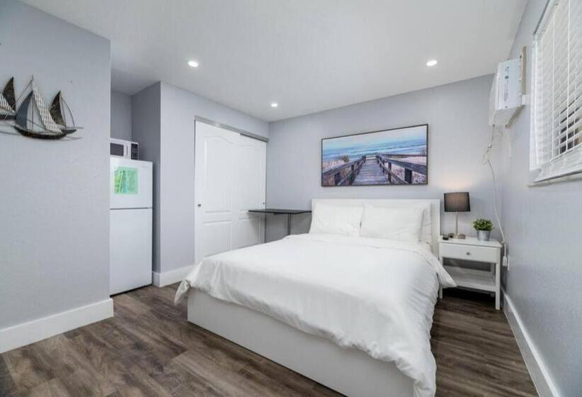 Shell On The Beach 102  Renovated