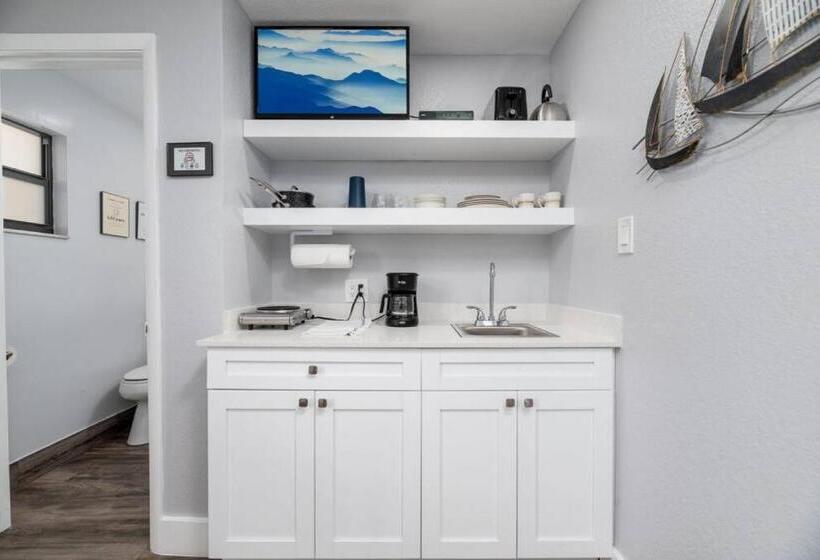 Shell On The Beach 102  Renovated