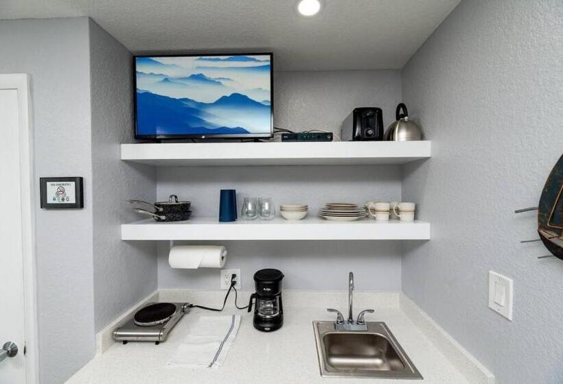 Shell On The Beach 102  Renovated