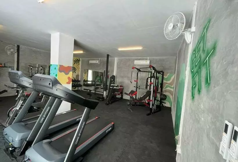 ユースホステル Social Quarters