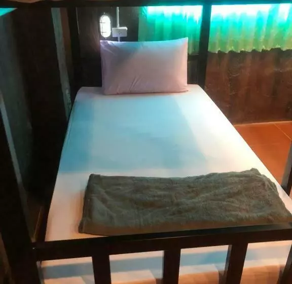 ユースホステル Social Quarters