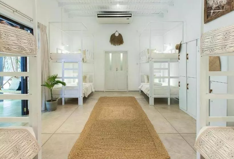 ユースホステル We Escape