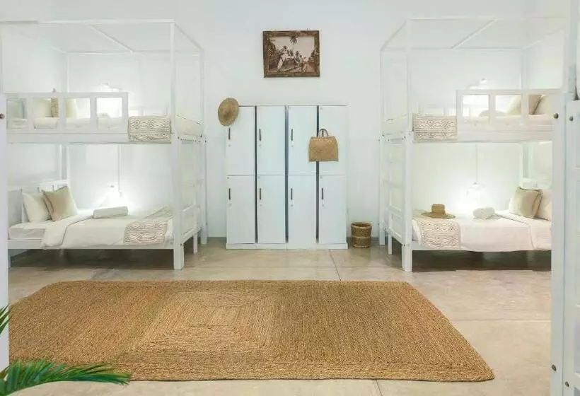 ユースホステル We Escape