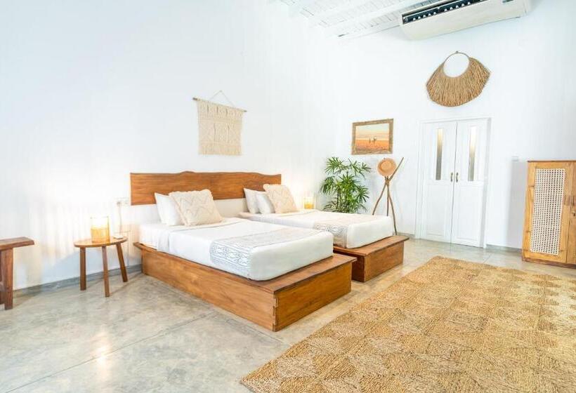 הוסטל We Escape