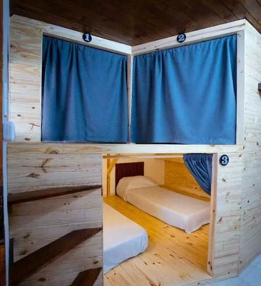 هتل کپسول Lead Pods Hostel