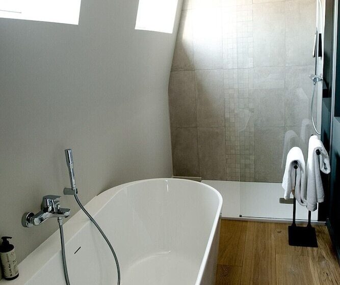 בית מלון כפרי De La Poste