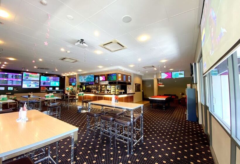 בית מלון כפרי Inala