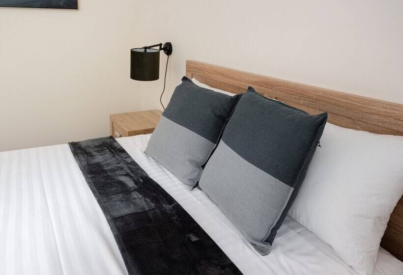 בית מלון כפרי Inala