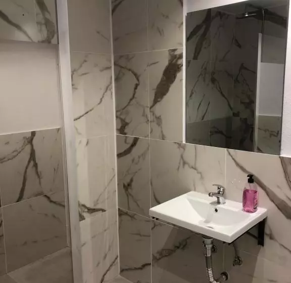 پانسیون Hostal Santa Calma