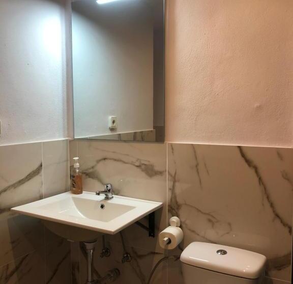 پانسیون Hostal Santa Calma