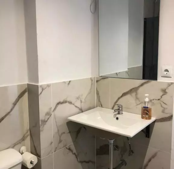 پانسیون Hostal Santa Calma