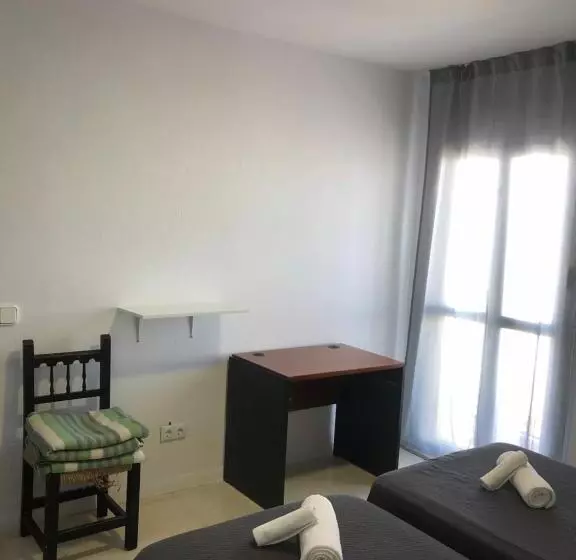 پانسیون Hostal Santa Calma