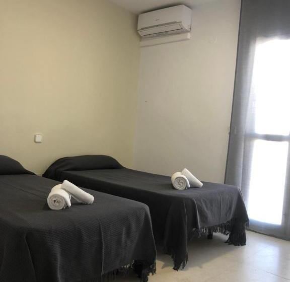 پانسیون Hostal Santa Calma