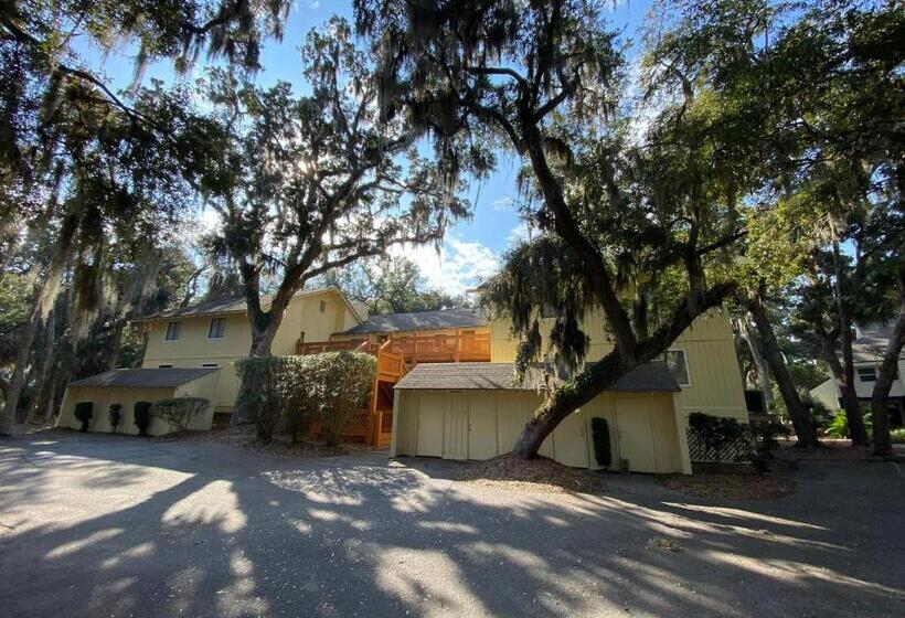 327 Palmetto Walk Wine Down