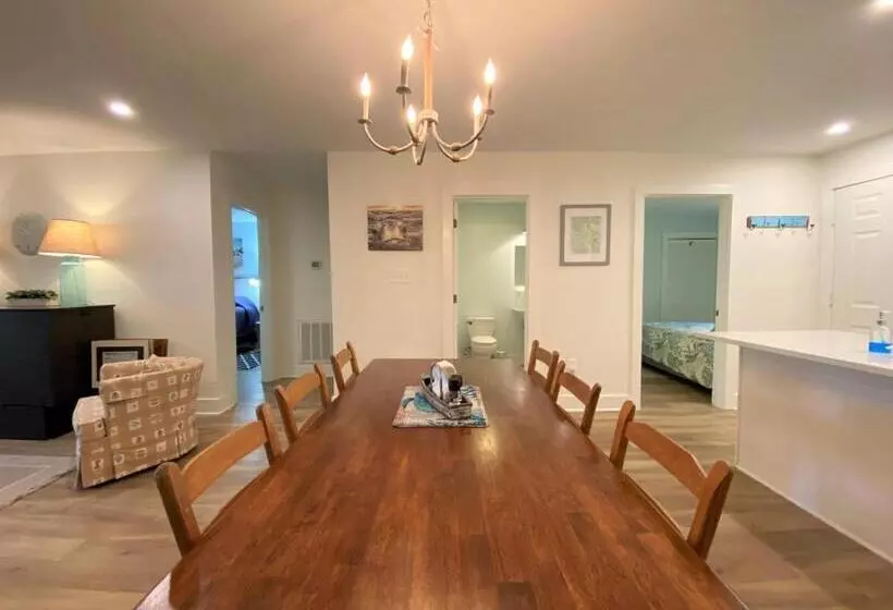 327 Palmetto Walk   Wine Down