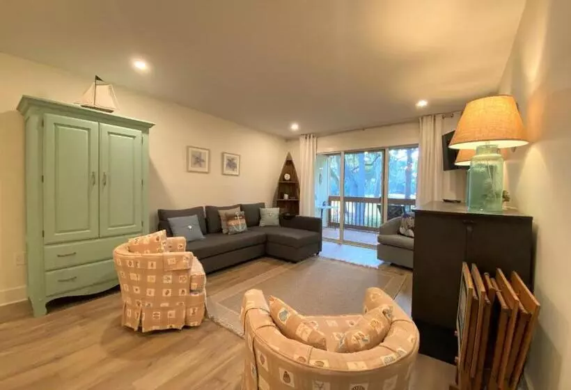 327 Palmetto Walk   Wine Down