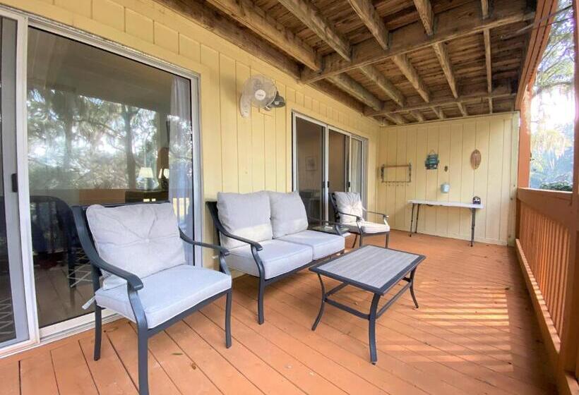 327 Palmetto Walk Wine Down