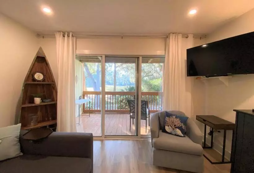327 Palmetto Walk   Wine Down
