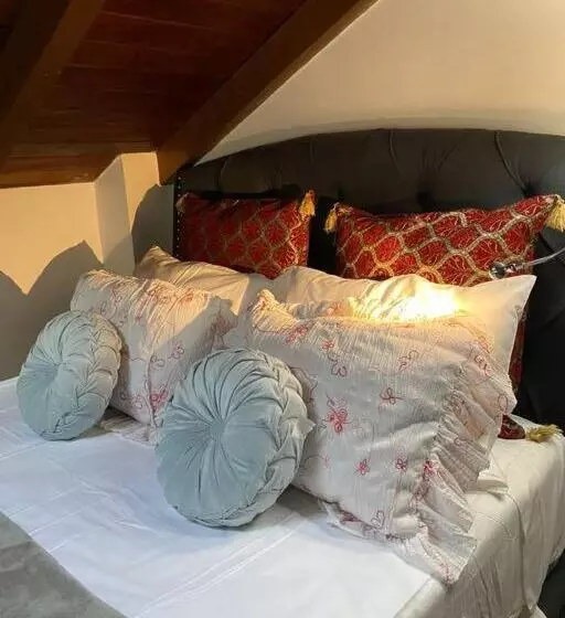 Beautiful Loft! Walk From The Beach!