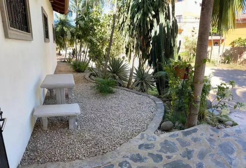 Beautiful Loft! Walk From The Beach!