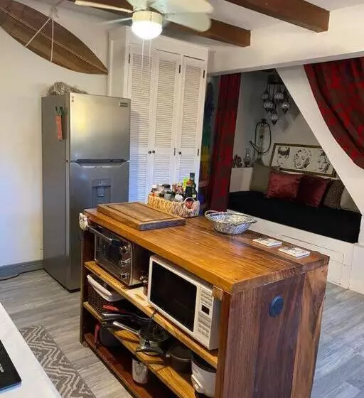 Beautiful Loft! Walk From The Beach!