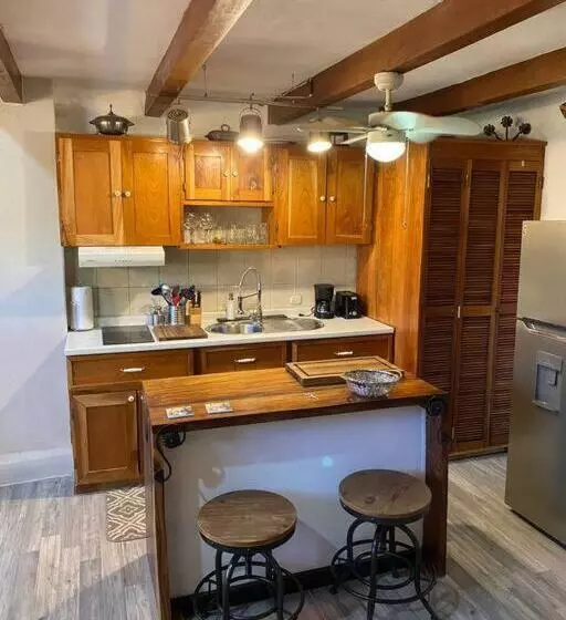 Beautiful Loft! Walk From The Beach!