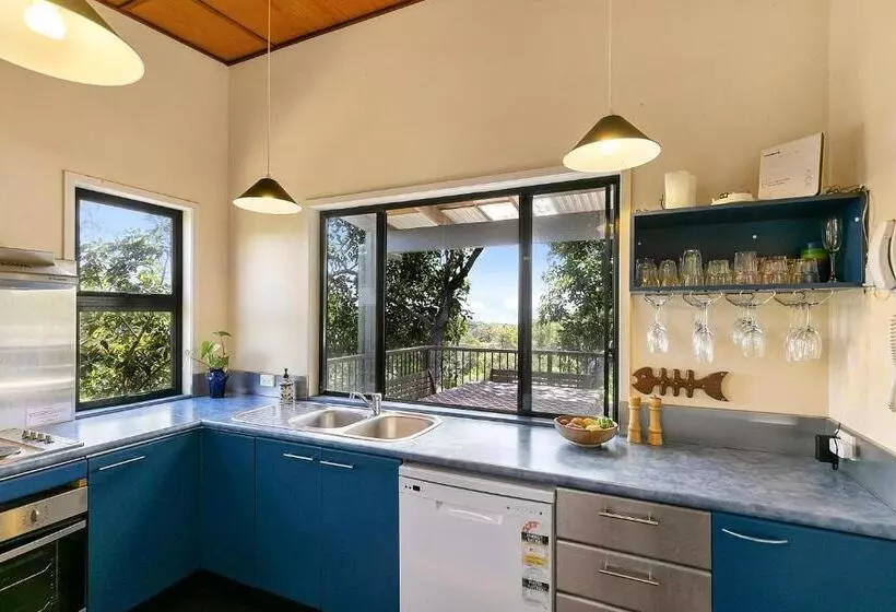 Coasting   Straddie Style Beach House