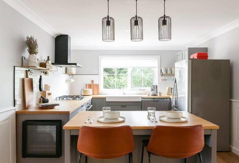 Grenville Belle Daylesford