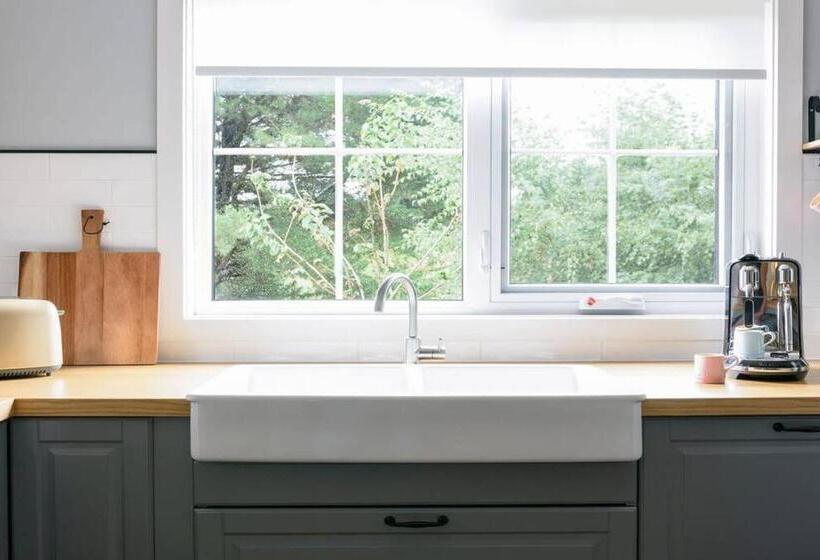 Grenville Belle Daylesford