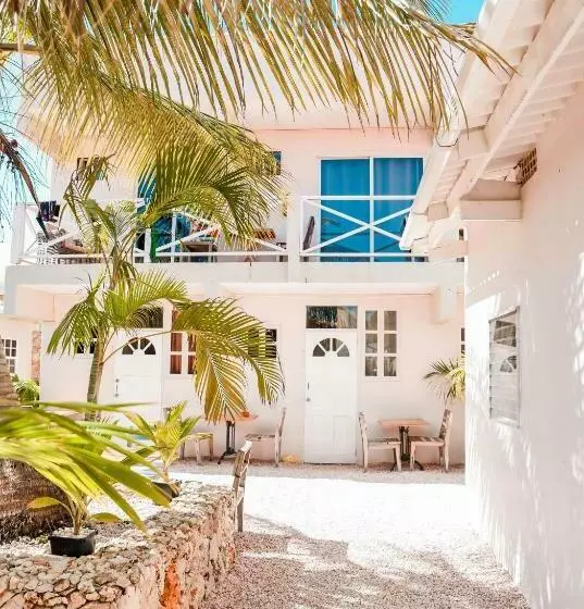 هتل The Hut Bonaire