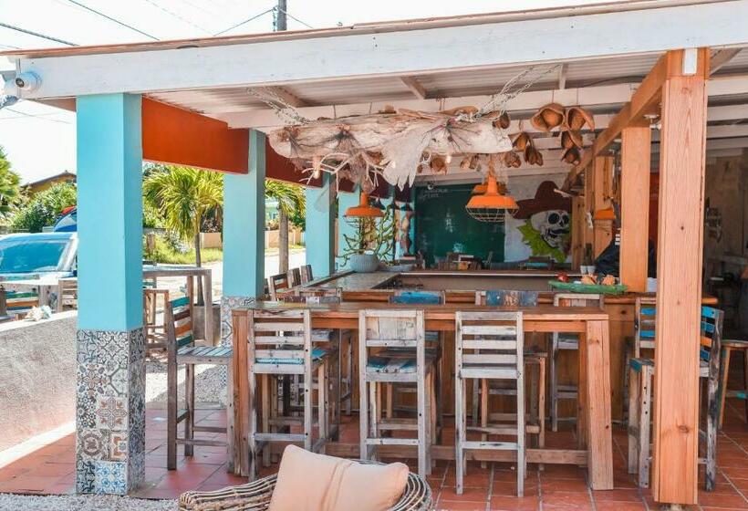 هتل The Hut Bonaire