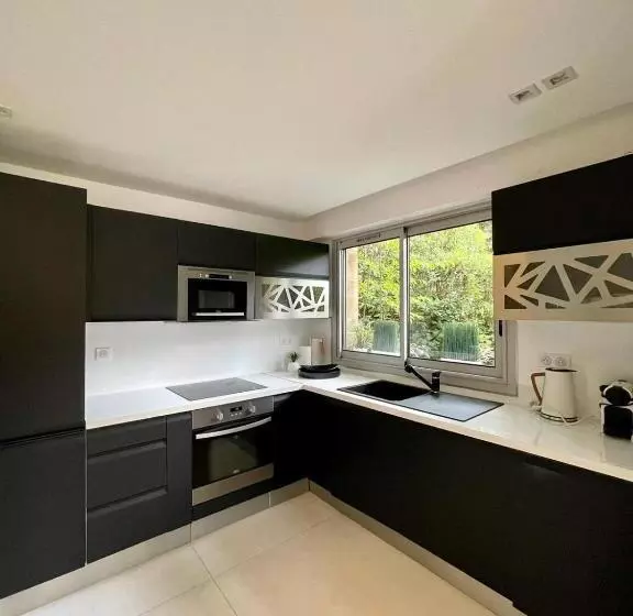 La Mauviere   75m2   4pers   Parking   Wifi