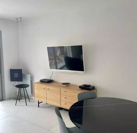 La Mauviere   75m2   4pers   Parking   Wifi