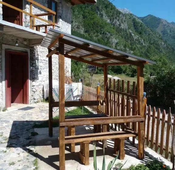 Majatalo Guest House “ Center Theth “