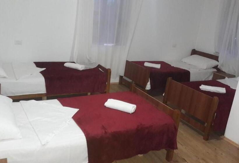 پانسیون Guest House “ Center Theth “