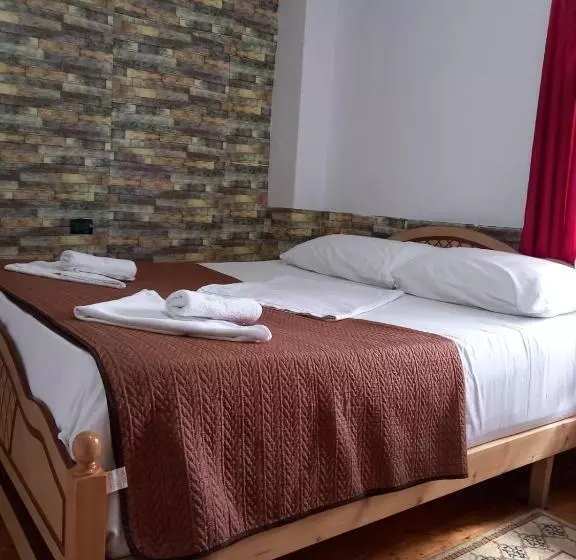 Majatalo Guest House “ Center Theth “