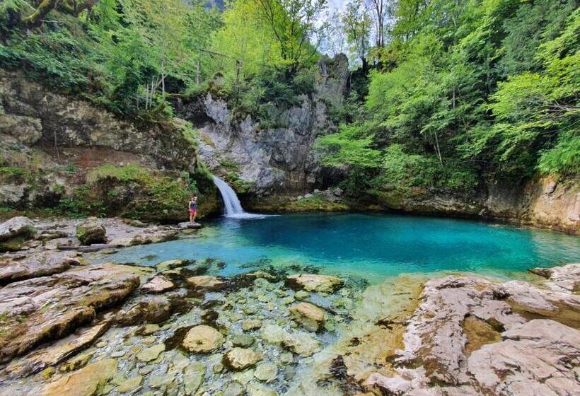 پانسیون Guest House “ Center Theth “