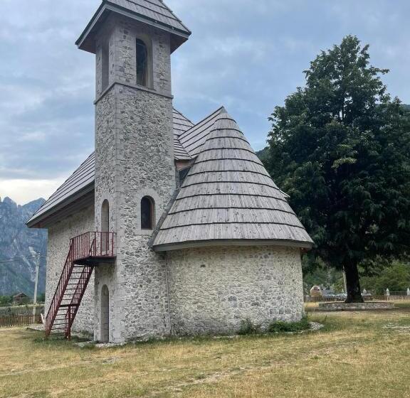 پانسیون Guest House “ Center Theth “