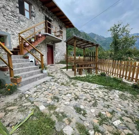 Majatalo Guest House “ Center Theth “