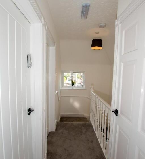 Ultimate Comfort 4 Bedroom Property For 7 People