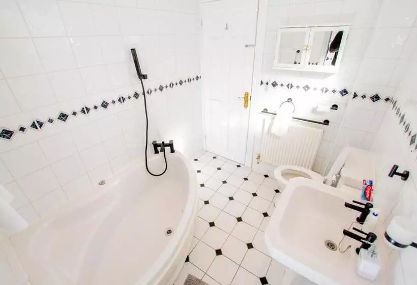 Ultimate Comfort 4 Bedroom Property For 7 People