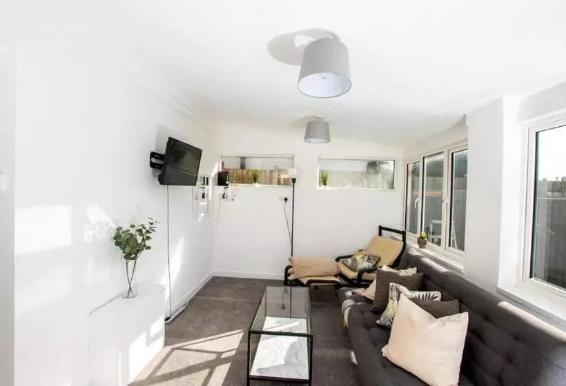 Ultimate Comfort 4 Bedroom Property For 7 People