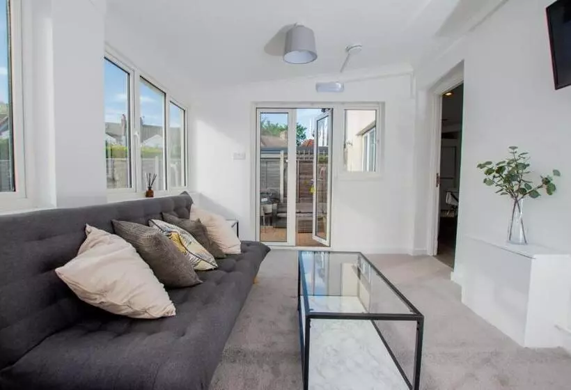 Ultimate Comfort 4 Bedroom Property For 7 People