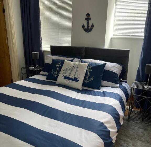 Lovely 2 Bed Apartment Porthmadog Harbourside