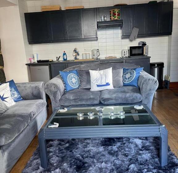 Lovely 2 Bed Apartment Porthmadog Harbourside